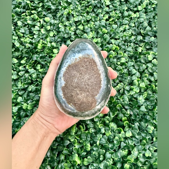 Amethyst Geode Egg - Picture 2 of 8